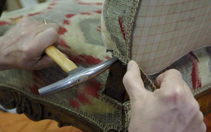 Atelier de fabrication de fauteuils club Fontenay-le-Comte
